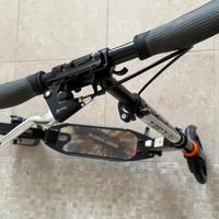 Monopattino professionale a spinta ripiegabile.