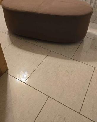 Pouff in alcantara marrone 