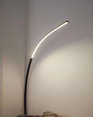 Lampada da terra LED design moderno – come nuova
