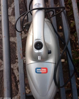 Aspirapolvere usato poco.