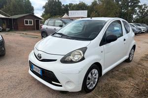 TOYOTA AYGO 1.0 ANNO 2013 172.000 KM ADATTA NEOPAT