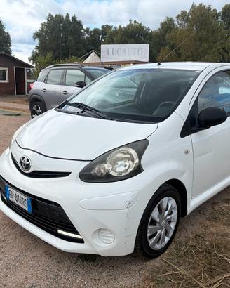 TOYOTA AYGO 1.0 ANNO 2013 172.000 KM ADATTA NEOPAT