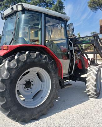 Trattore usato marca Massey Ferguson modello 4225 