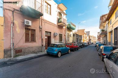 Immobiliare group srls -picanello 2 vani