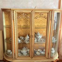 Prestigiosa Vetrina in Stile Impero Decori in Oro