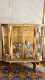 Prestigiosa Vetrina in Stile Impero Decori in Oro