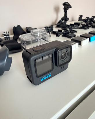 GoPro Hero 10 black + accessori