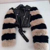 Giacca biker nera con maniche in eco-pelliccia