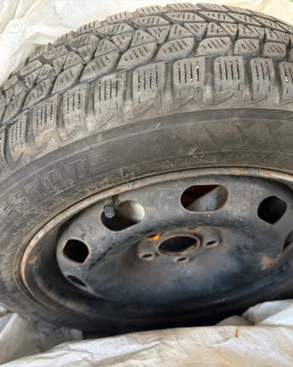 4 cerchi con gomme invernali Audi/vw