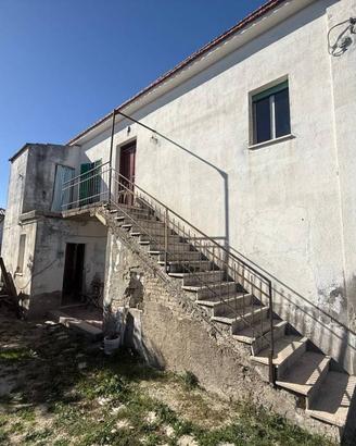 Rustico / Casale di 135 m² con 3 locali e box auto