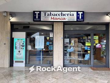 Attività / Licenza di 100 m² a Lecce
