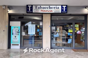 Attività / Licenza di 100 m² a Lecce