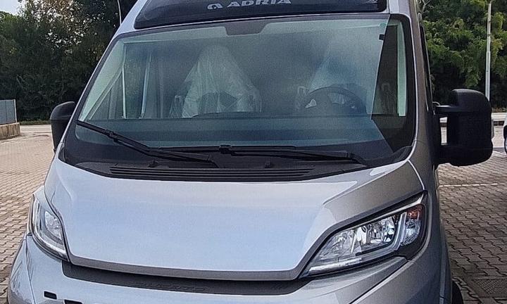 Adria TWIN 640 SGX 60Y POP-TOP VAN