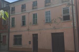 Casa con capannone e cortile Magnacavallo (MN)
