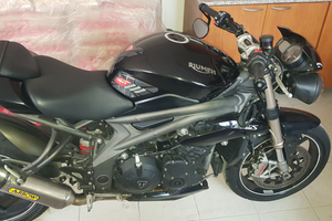 Triumph speed triple 1050 s