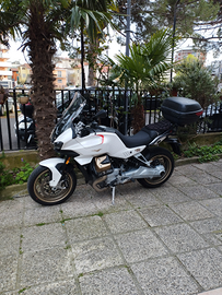 Moto Guzzi v100 Mandello del2024 3300 km