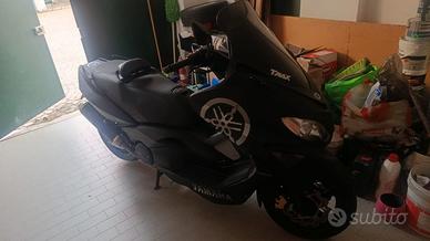 Scooter Yamaha T Max 