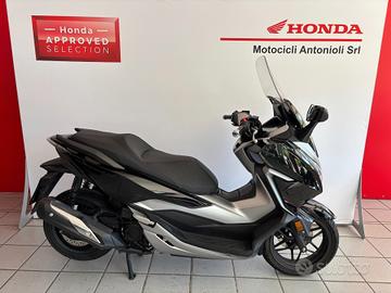 Honda Forza 300