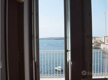 Ortigia casa fronte mare splendida vista