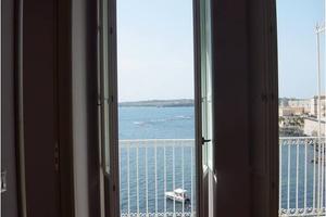 Ortigia casa fronte mare splendida vista