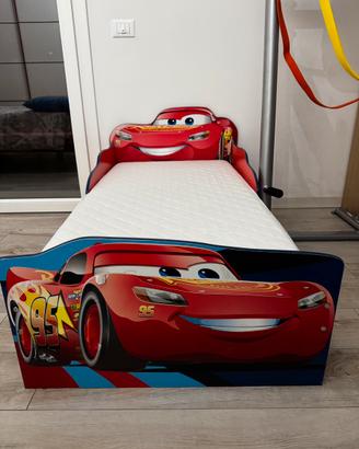 Lettino Cars per bambini con materasso