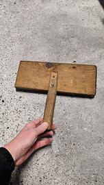 Antico cardatore manuale per lana