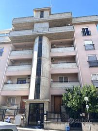 4 LOCALI A CANOSA DI PUGLIA