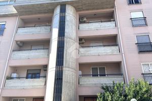 4 LOCALI A CANOSA DI PUGLIA