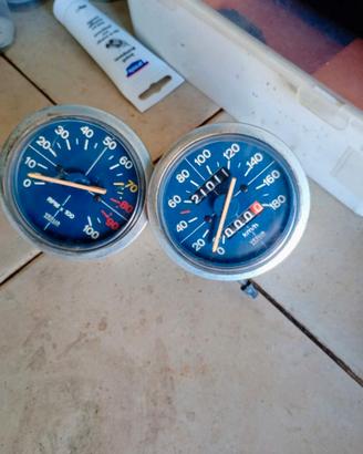 Contachilometri e contagiri per Moto Guzzi TS