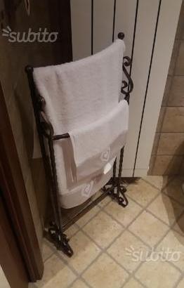 Porta asciugamano bagno