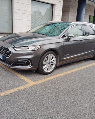 Ford Mondeo Vignale SW hibryd