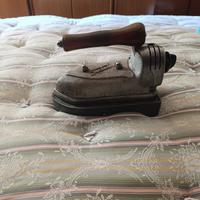 FERRO DA STIRO ANTICO