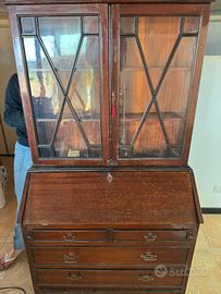 vetrinetta con mobiletto antico
