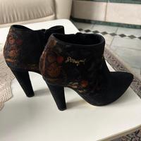 Stivaletti Desigual in camoscio nero