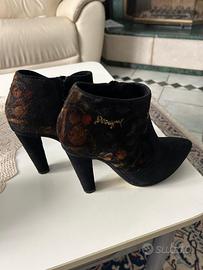 Stivaletti Desigual in camoscio nero