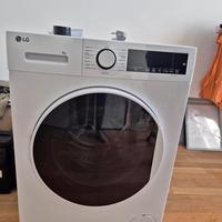Lavatrice LG da 8 kg.
