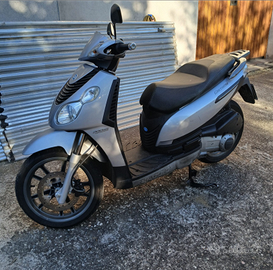 Piaggio Carnaby 200 PATENTE A2