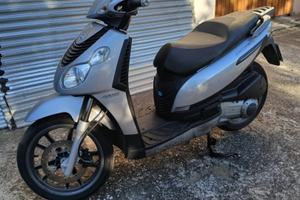 Piaggio Carnaby 200 PATENTE A2