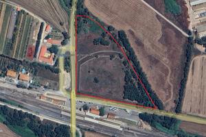 Lotti commerciali in zona strategica