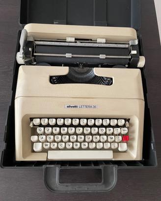 Macchina da scrivere Olivetti - Lettera 35