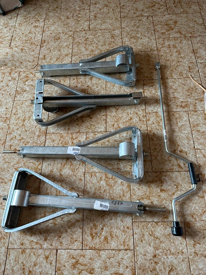 Piedini stazionamento Caravan e Camper In vendita a Bari