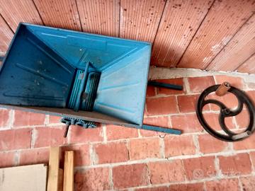 Macchina per pigiare l'uva