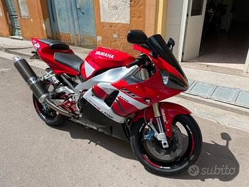 Yamaha r1