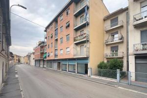 3 LOCALI A BRONI