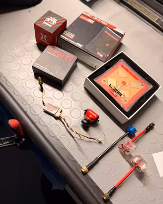 KIT TRASMISSIONE VIDEO ANALOGICA PER DRONI FPV L.R