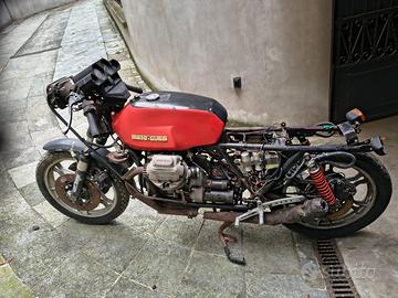 Ricer co  il proprietario di questa moto