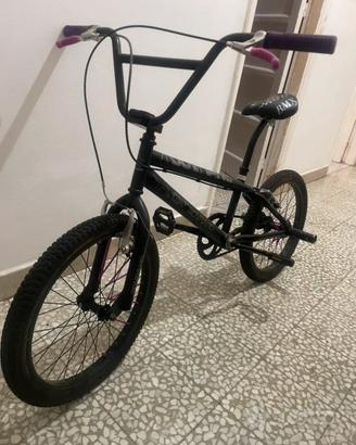 BMX Nera e Viola