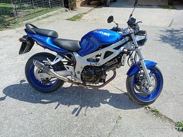 Suzuki SV 650 moto leggera ed affidabile