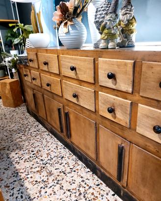 credenza con cassetti e ante vintage