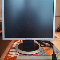 MONITOR  SAMSUNG 17 POLLICI COME DA FOTO